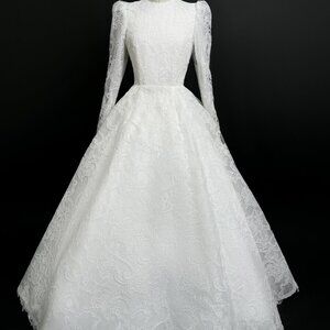 Preloved US 2 Anna Augusta Embroidery Lace Bridal Dress